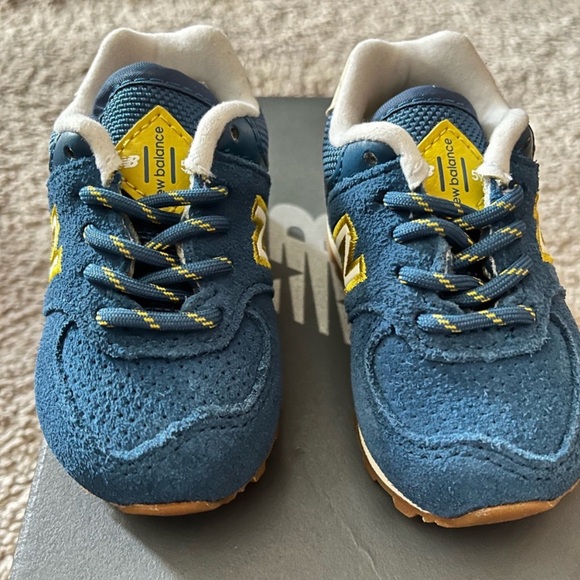 New balance size 2 - Picture 1 of 3